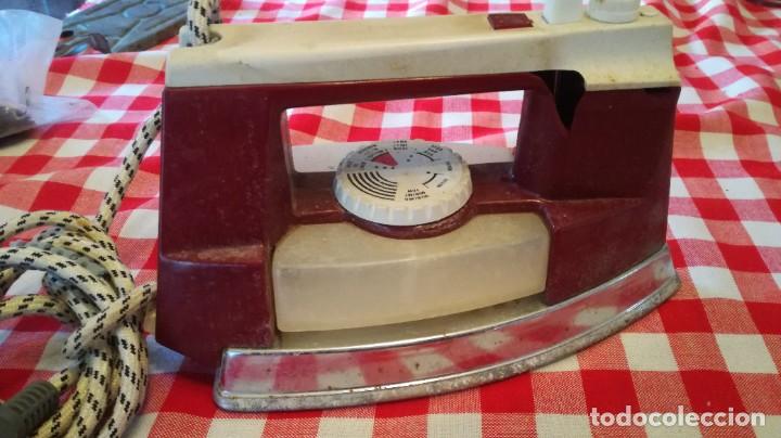 Antig&uuml;edades: PLANCHA ELECTRICA SOLAC MODELO 755 E / G CAZ604 - Foto 2