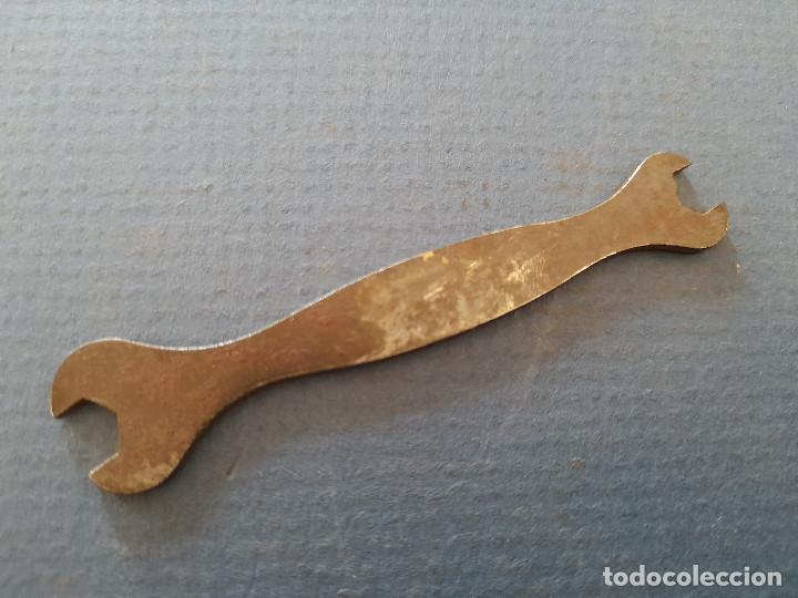 Antig&uuml;edades: mini llave de tuera inglesa , terry&acute;s spanner BA 5 y 7 (7cm aprox) - Foto 2