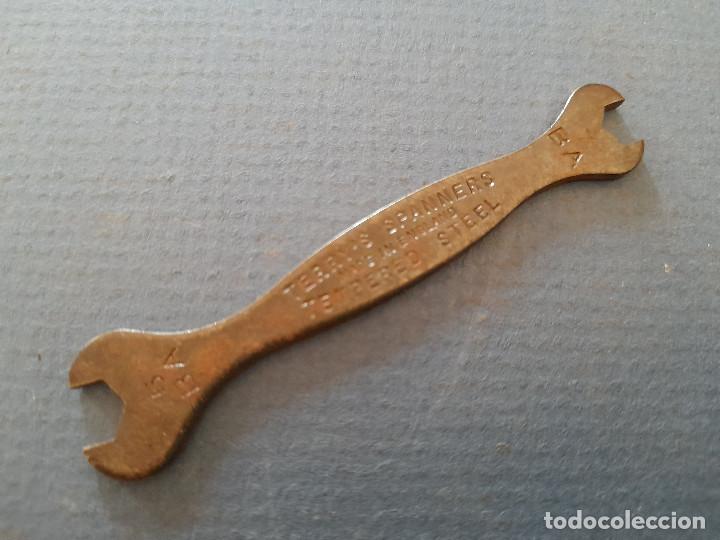 Antig&uuml;edades: mini llave de tuera inglesa , terry&acute;s spanner BA 5 y 7 (7cm aprox) - Foto 3