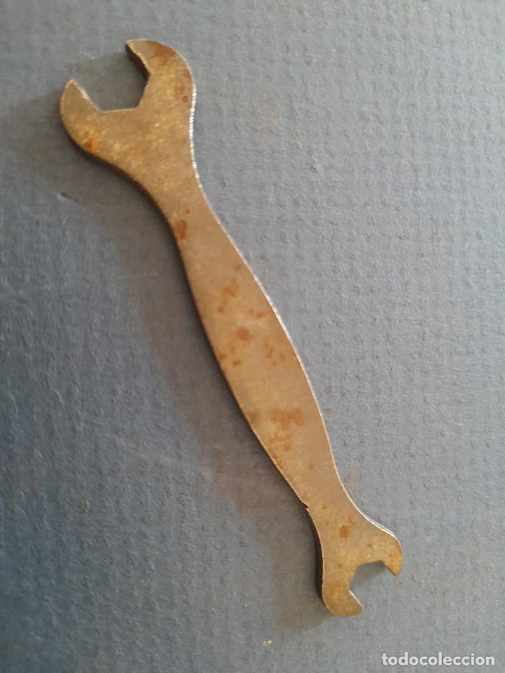 Antig&uuml;edades: mini llave de tuera inglesa , terry&acute;s spanner BA 4 y 6 (7cm aprox) - Foto 2