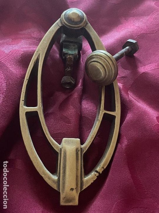 Antig&uuml;edades: Bonita aldaba llamador - Foto 1