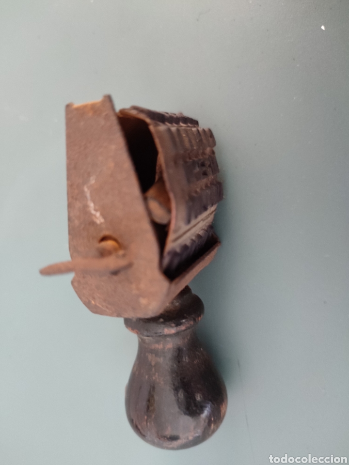 Antig&uuml;edades: Antiguo tamp&oacute;n a&ntilde;os 40 - Foto 2