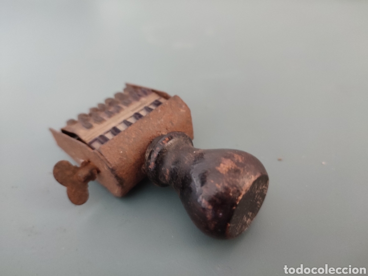 Antig&uuml;edades: Antiguo tamp&oacute;n a&ntilde;os 40 - Foto 3