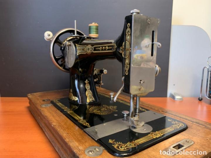 Antig&uuml;edades: M&aacute;quina de coser antigua - Foto 10