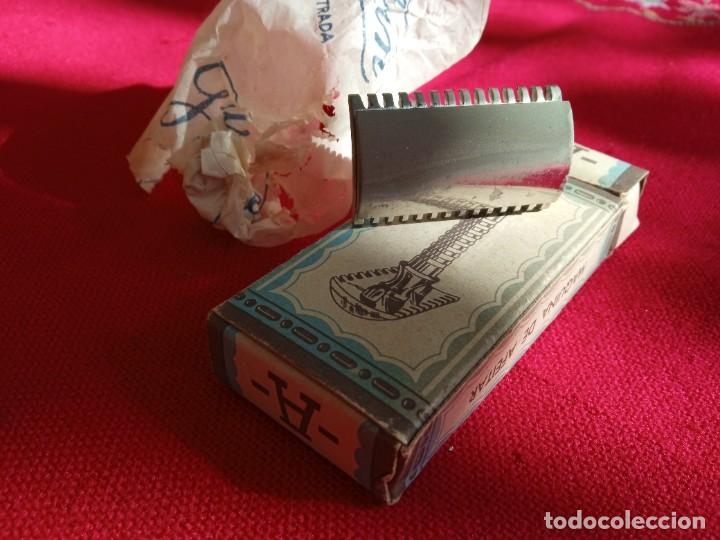 Antig&uuml;edades: Maquinilla y hojas de afeitar antiguas - Foto 4