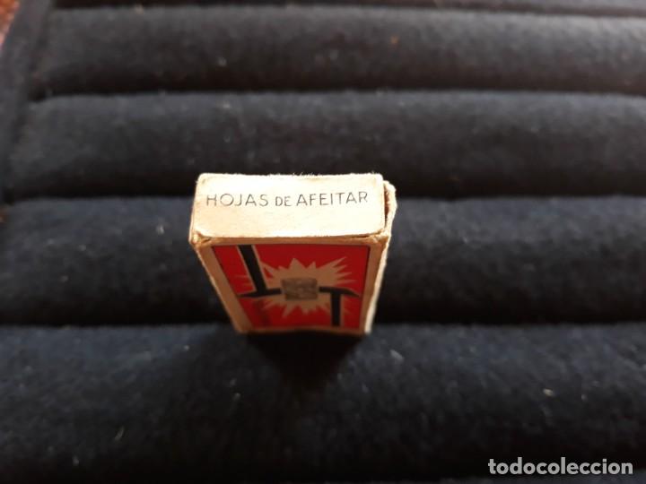 Antig&uuml;edades: Cajita con 4 hojas de afeitar - Foto 6