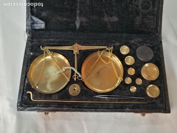 Antig&uuml;edades: Antigua balanza de precisi&oacute;n para pesaje de oro - Foto 1