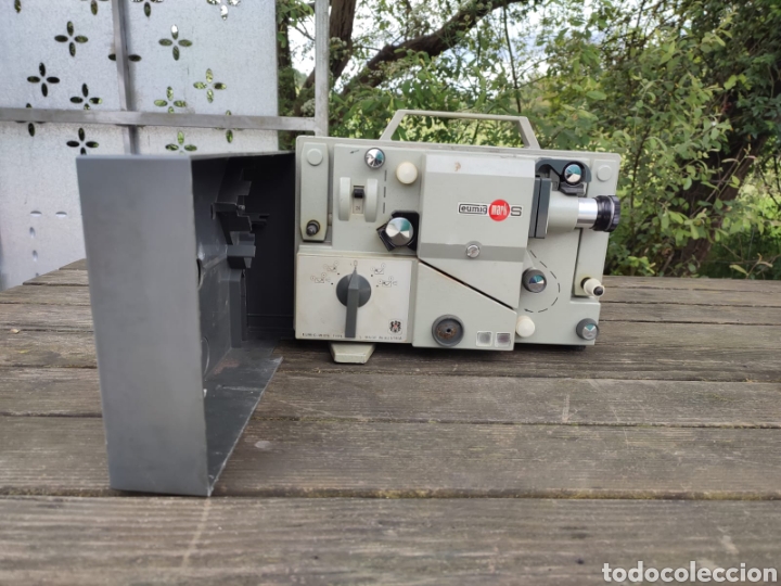 Antig&uuml;edades: PROYECTOR 8 MM EUMIG MARK S. - Foto 1