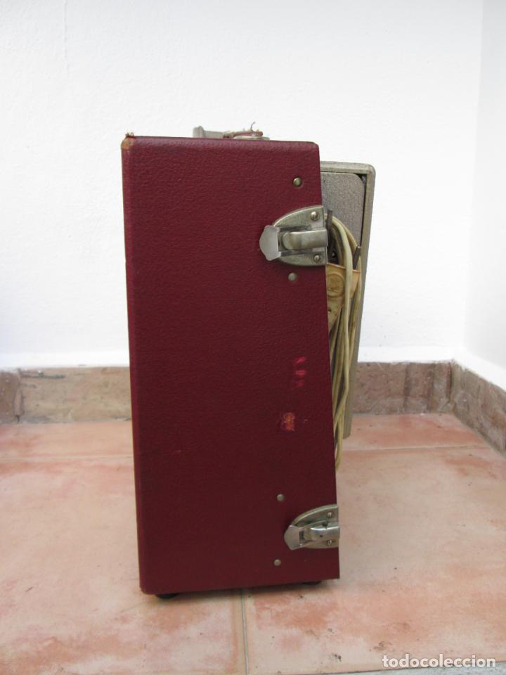 Antig&uuml;edades: Antiguo proyector de cine ERCSAM MALEX, de 8 mm. - Foto 5