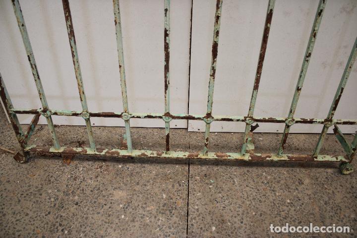Antig&uuml;edades: antigua reja grande - Foto 11
