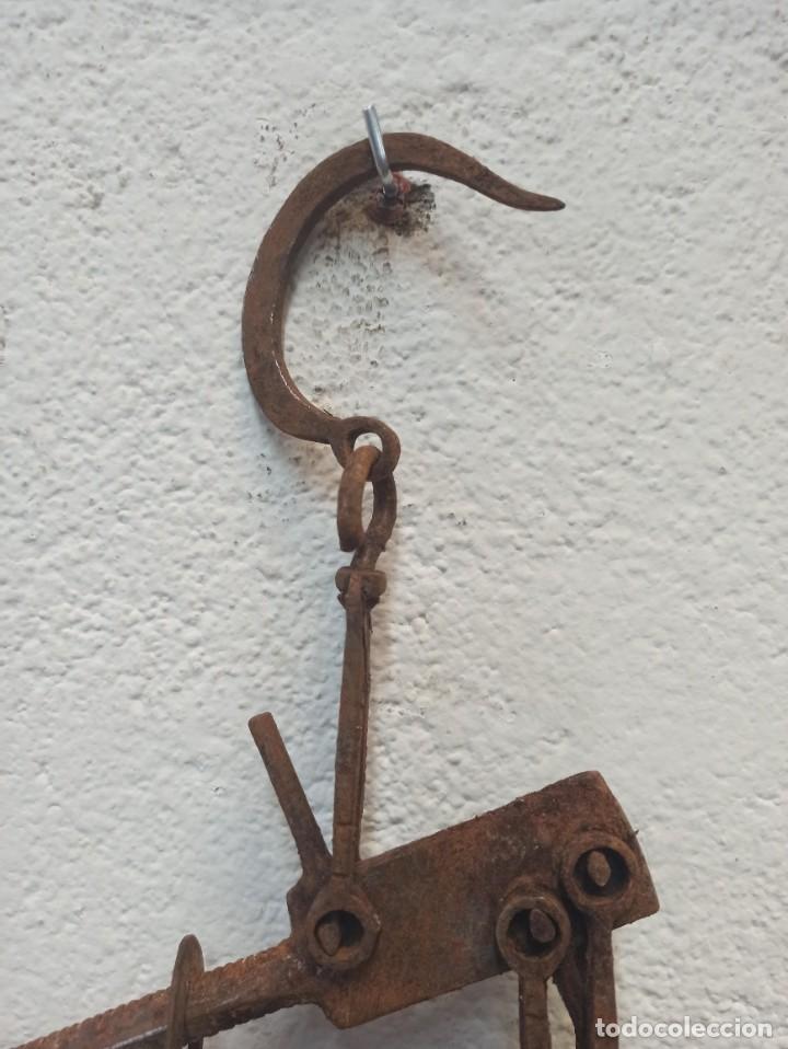 Antig&uuml;edades: Antigua b&aacute;scula romana completa. CG4 - Foto 2