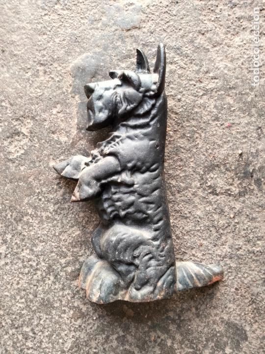 Antig&uuml;edades: Perro en hierro fundido - Foto 1