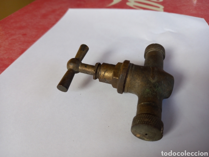 Antig&uuml;edades: LLAVE DE PASO DE BRONCE O LATON CON TAPONES - Foto 3