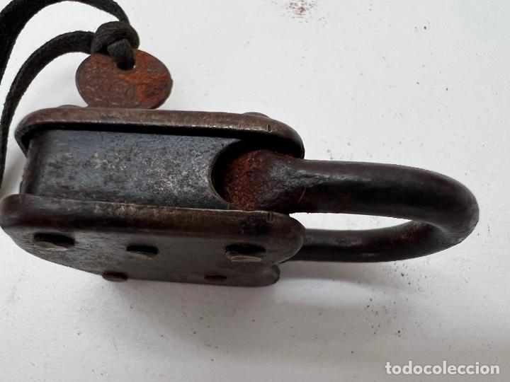 Antig&uuml;edades: ANTIGUO CANDADO CON LLAVE - Foto 5