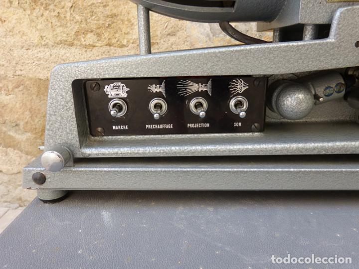 Antig&uuml;edades: Proyector portable HEURTIER HSM 16 mm - Foto 3