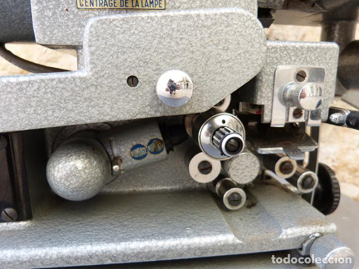Antig&uuml;edades: Proyector portable HEURTIER HSM 16 mm - Foto 4