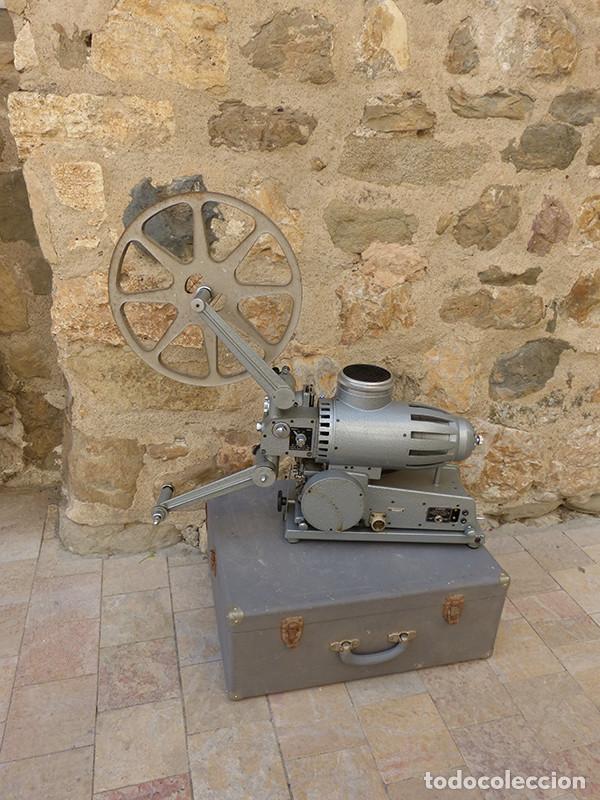 Antig&uuml;edades: Proyector portable HEURTIER HSM 16 mm - Foto 8
