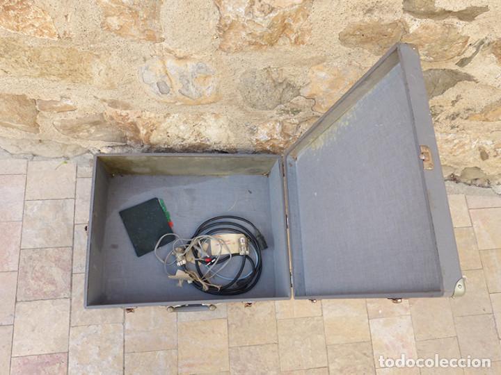 Antig&uuml;edades: Proyector portable HEURTIER HSM 16 mm - Foto 12