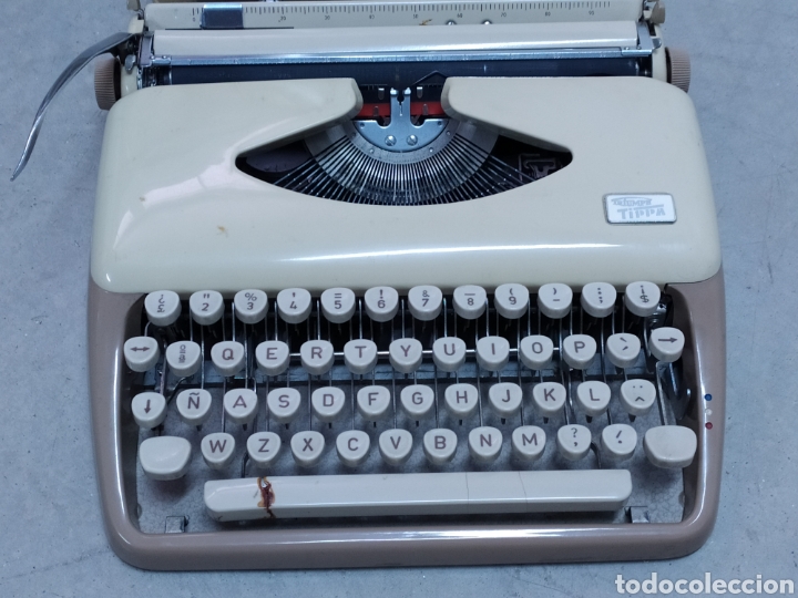 Antig&uuml;edades: Maquina de escribir port&aacute;til Triumph Tippa - Foto 2