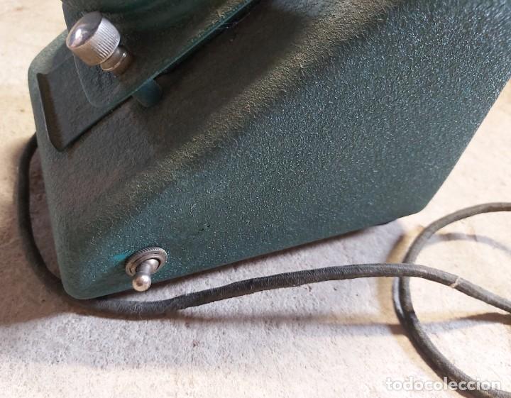 Antig&uuml;edades: Proyector de diapositivas de los a&ntilde;os 40 - Foto 4