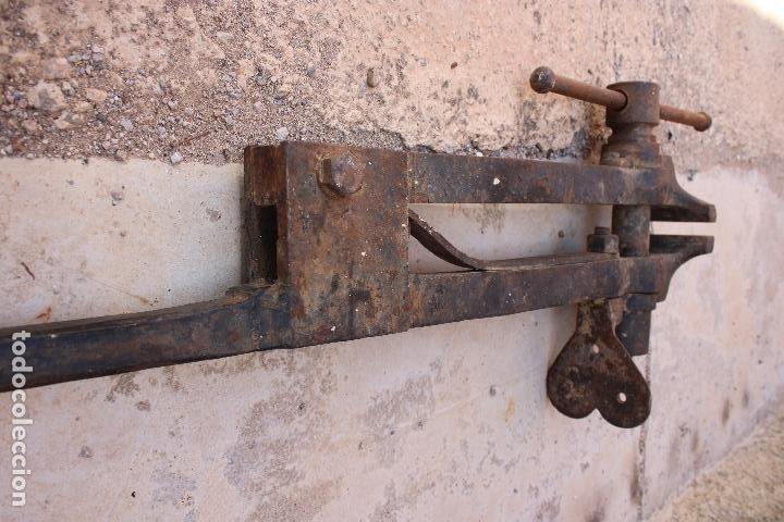 Antig&uuml;edades: tornillo de herrero - Foto 9