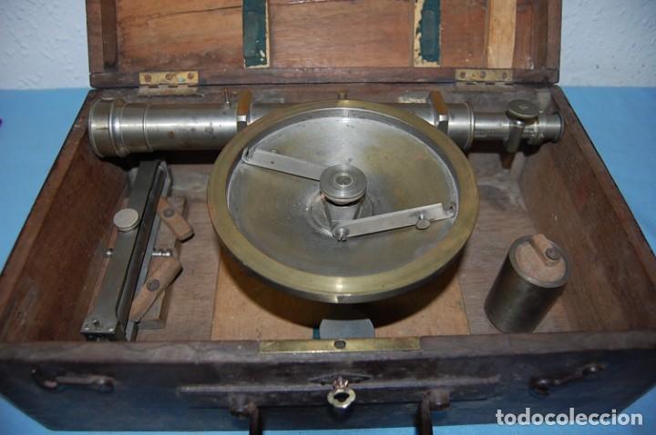 Antig&uuml;edades: ANTIGUO NIVEL MORIN CON TRIPODE DE 160 CM DE ALTO - Foto 1