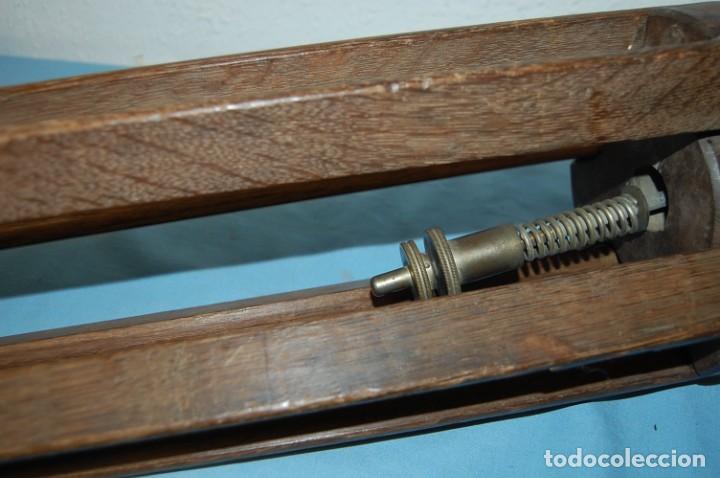 Antig&uuml;edades: ANTIGUO NIVEL MORIN CON TRIPODE DE 160 CM DE ALTO - Foto 7