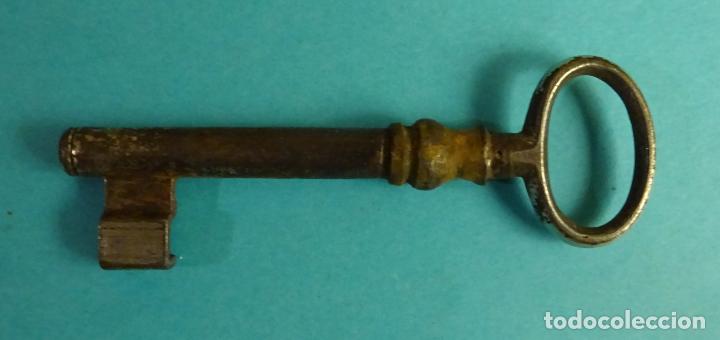 Antig&uuml;edades: LLAVE MACIZA. LONGITUD 8 CM - Foto 2