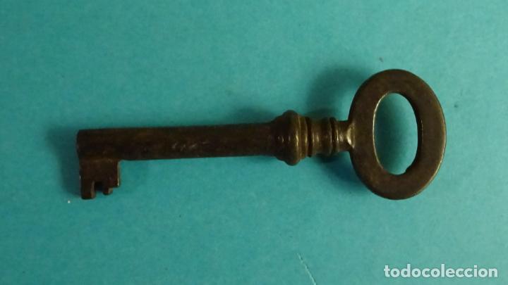 Antig&uuml;edades: PEQUE&Ntilde;A LLAVE HUECA. LONGITUD 5,5 CM - Foto 1
