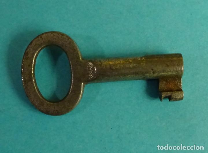 Antig&uuml;edades: PEQUE&Ntilde;A LLAVE HUECA. LONGITUD 4 CM - Foto 1