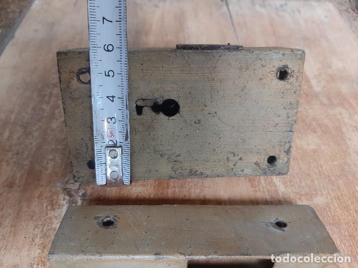 Antig&uuml;edades: Cerradura de puerta con llave - Foto 5