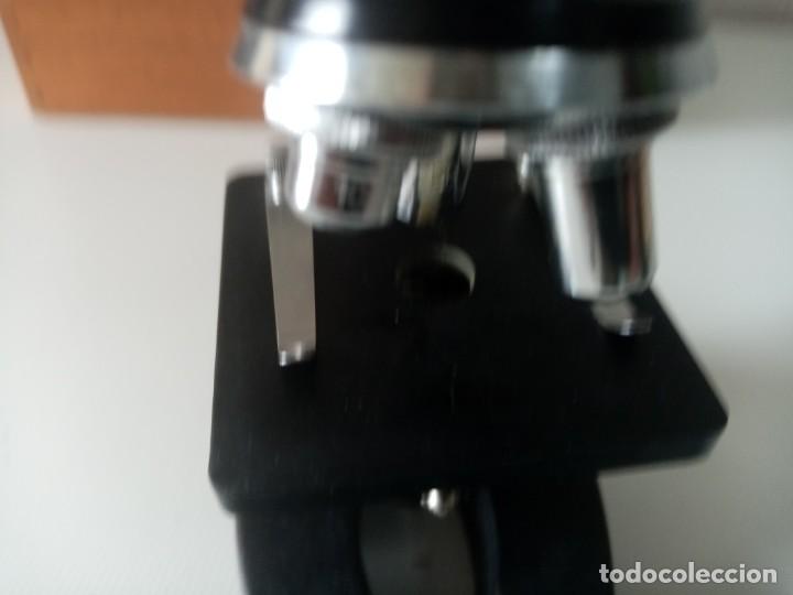 Antig&uuml;edades: MICROSCOPIO INFANTIL C.O.C. CON LUZ Y EN CAJA DE MADERA - Foto 9