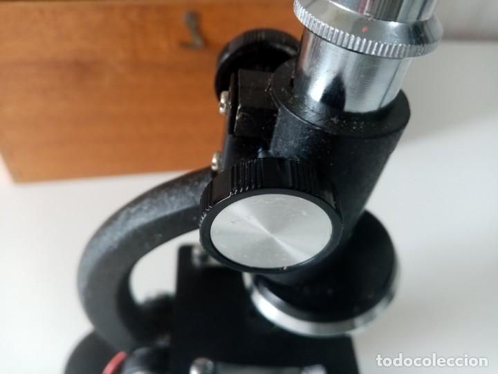 Antig&uuml;edades: MICROSCOPIO INFANTIL C.O.C. CON LUZ Y EN CAJA DE MADERA - Foto 14