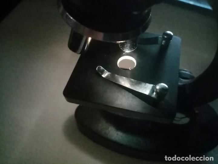 Antig&uuml;edades: MICROSCOPIO INFANTIL C.O.C. CON LUZ Y EN CAJA DE MADERA - Foto 20