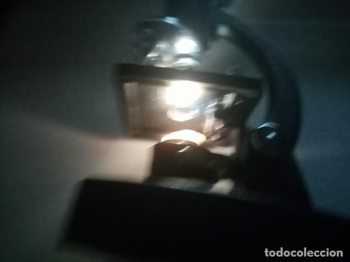 Antig&uuml;edades: MICROSCOPIO INFANTIL C.O.C. CON LUZ Y EN CAJA DE MADERA - Foto 21