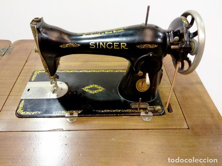 Antig&uuml;edades: MAQUINA DE COSER SINGER CON MUEBLE - Foto 3