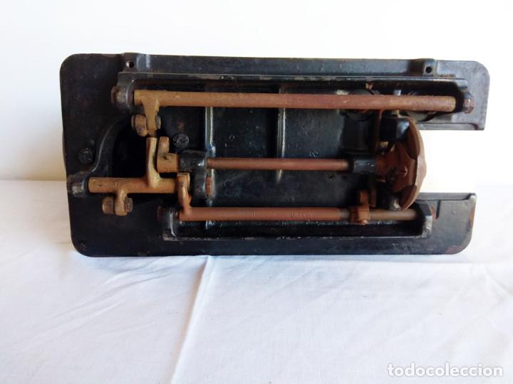 Antig&uuml;edades: CABEZAL DE MAQUINA DE COSER SINGER - Foto 6