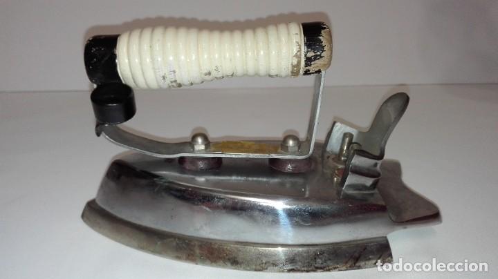 Antig&uuml;edades: ANTIGUA PLANCHA ELECTRICA - Foto 1