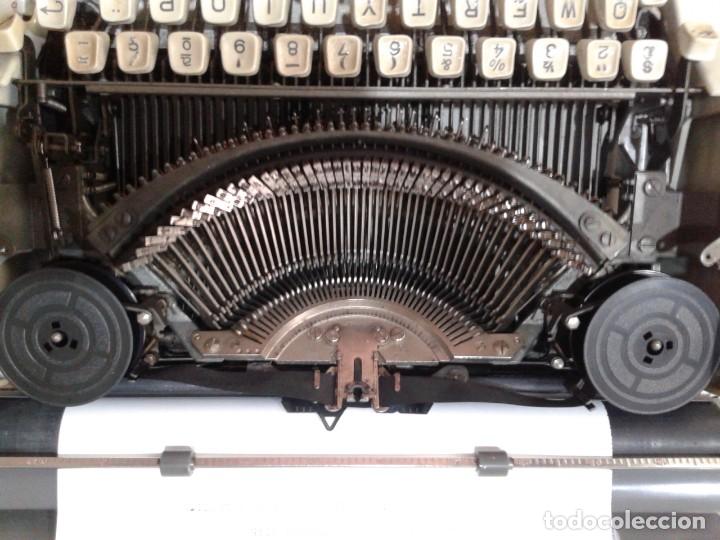 Antig&uuml;edades: MAQUINA DE ESCRIBIR JAPY inter, con maleta B - Foto 6