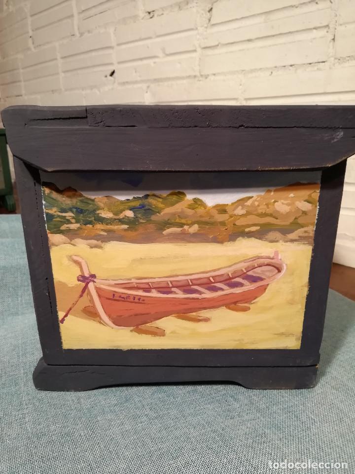 Antig&uuml;edades: Caja con temas marineros pintada a mano - Foto 2