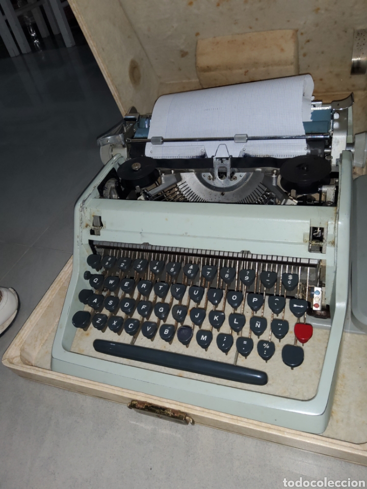 Antig&uuml;edades: M&aacute;quina de escribir antigua - Foto 5