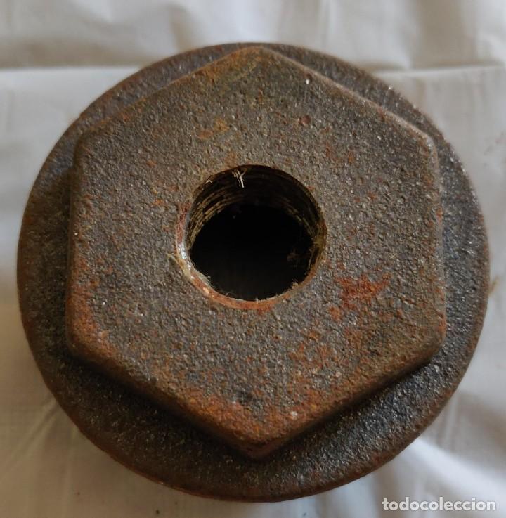 Antig&uuml;edades: Tapones de Rosca Hierro - Foto 1