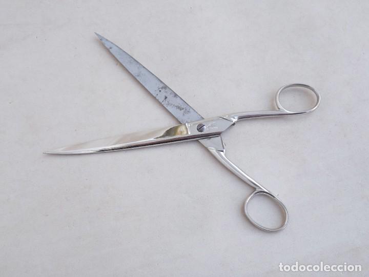 Antig&uuml;edades: TIJERAS LARGAS EL VOLCAN 23,5 cm. - Foto 3