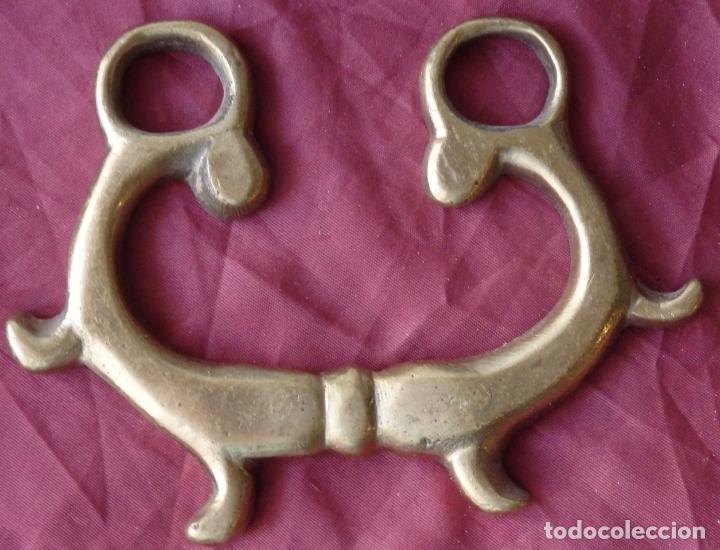 Antig&uuml;edades: ASA DE BRASERO EN BRONCE - Foto 1
