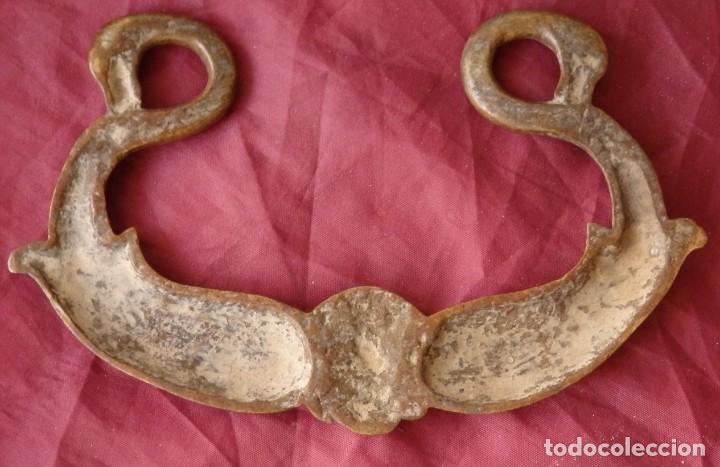 Antig&uuml;edades: ASA DE BRASERO EN BRONCE - Foto 2