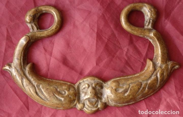 Antig&uuml;edades: ASA DE BRASERO EN BRONCE - Foto 1