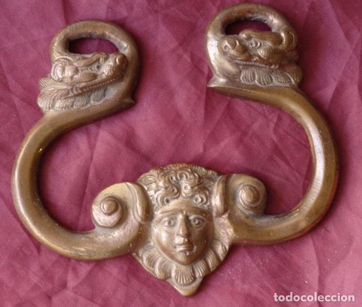 Antig&uuml;edades: ASA DE BRASERO EN BRONCE - Foto 1