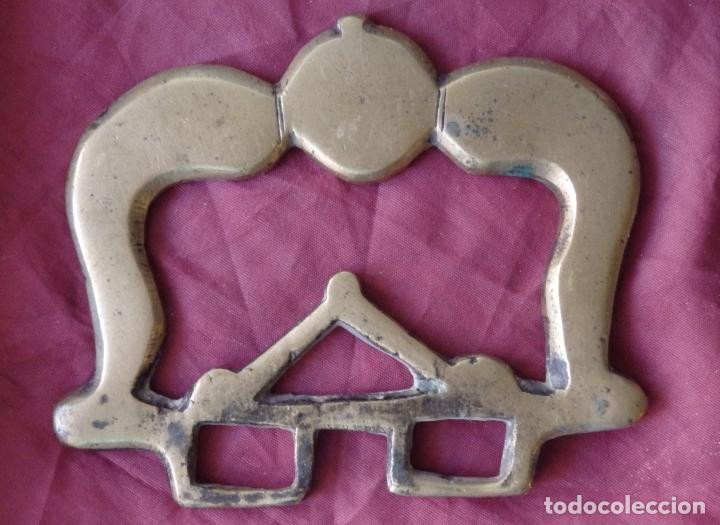 Antig&uuml;edades: ASA DE BRASERO EN BRONCE - Foto 1