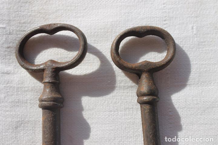 Antig&uuml;edades: DOS LLAVES DE FORJA MACHO Y HEMBRA - Foto 2