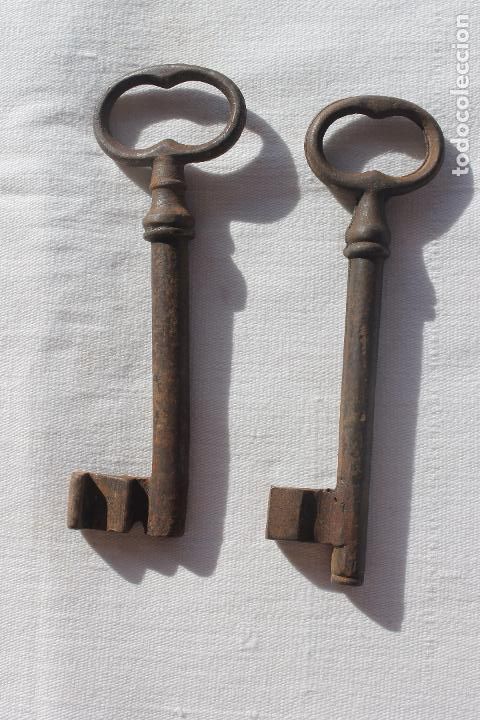 Antig&uuml;edades: DOS LLAVES DE FORJA MACHO Y HEMBRA - Foto 4